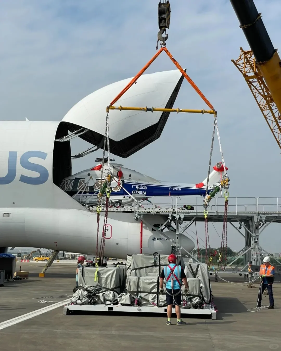 直升机租赁贸易进口清关：揭秘成功秘诀！