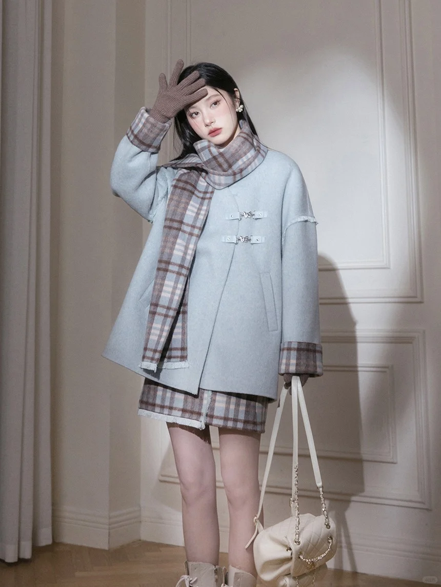 清冷感双面呢外套 选哪个?