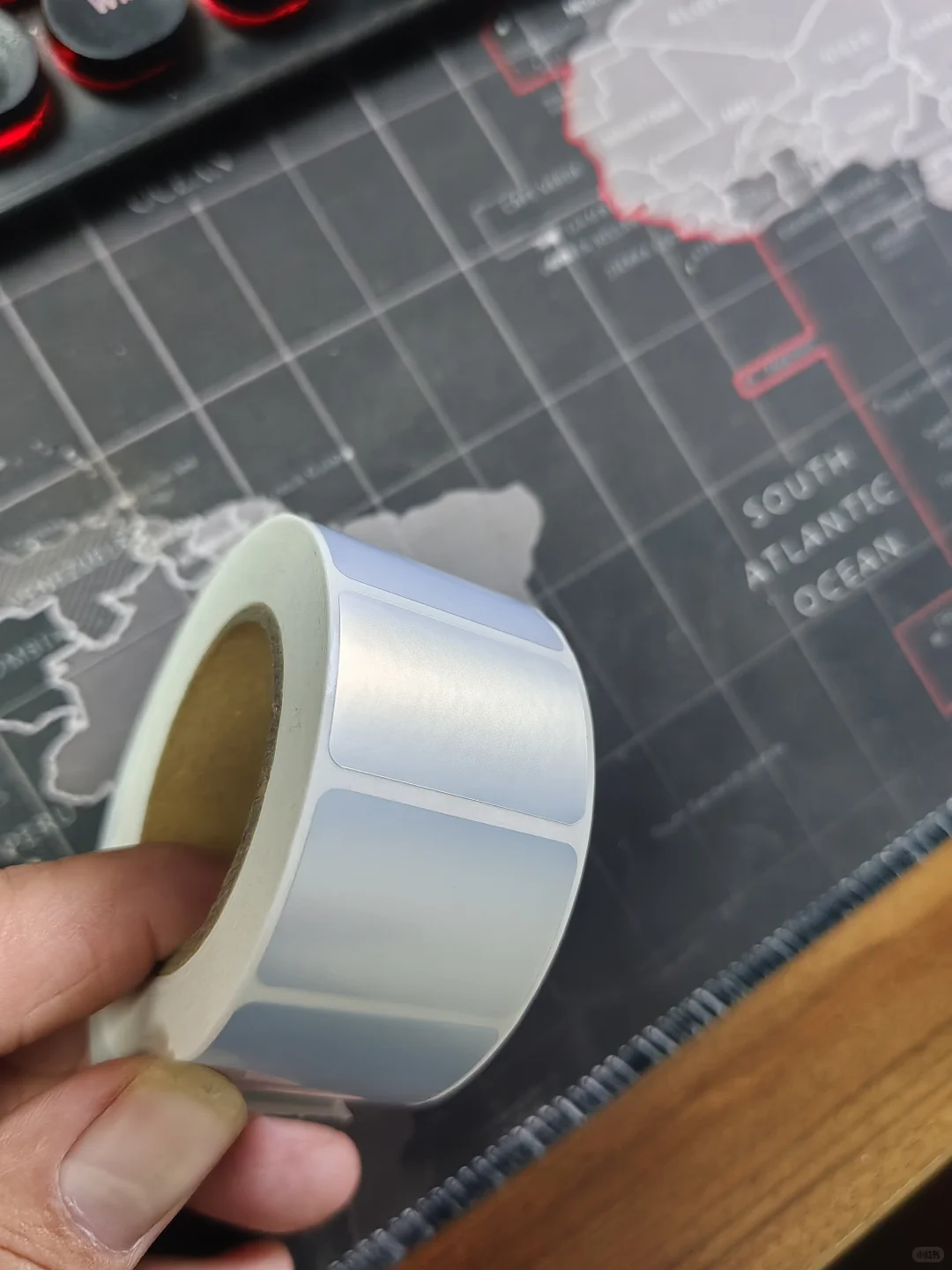 求购500卷亚银热敏标签纸！