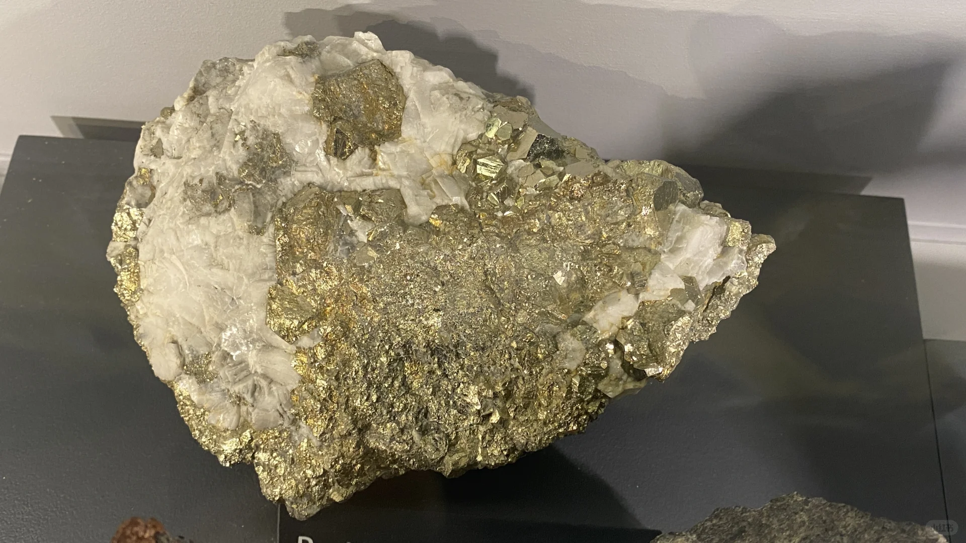 石头里的铜，铁，银