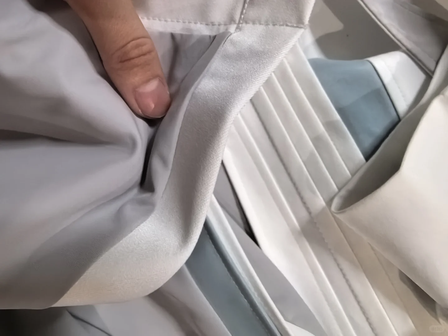 飞霄印象服你是一款超有型的白大褂~