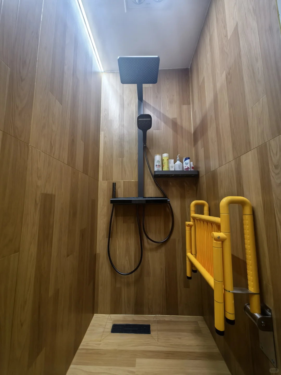 85岁老奶奶的梦想改造家：卫生间