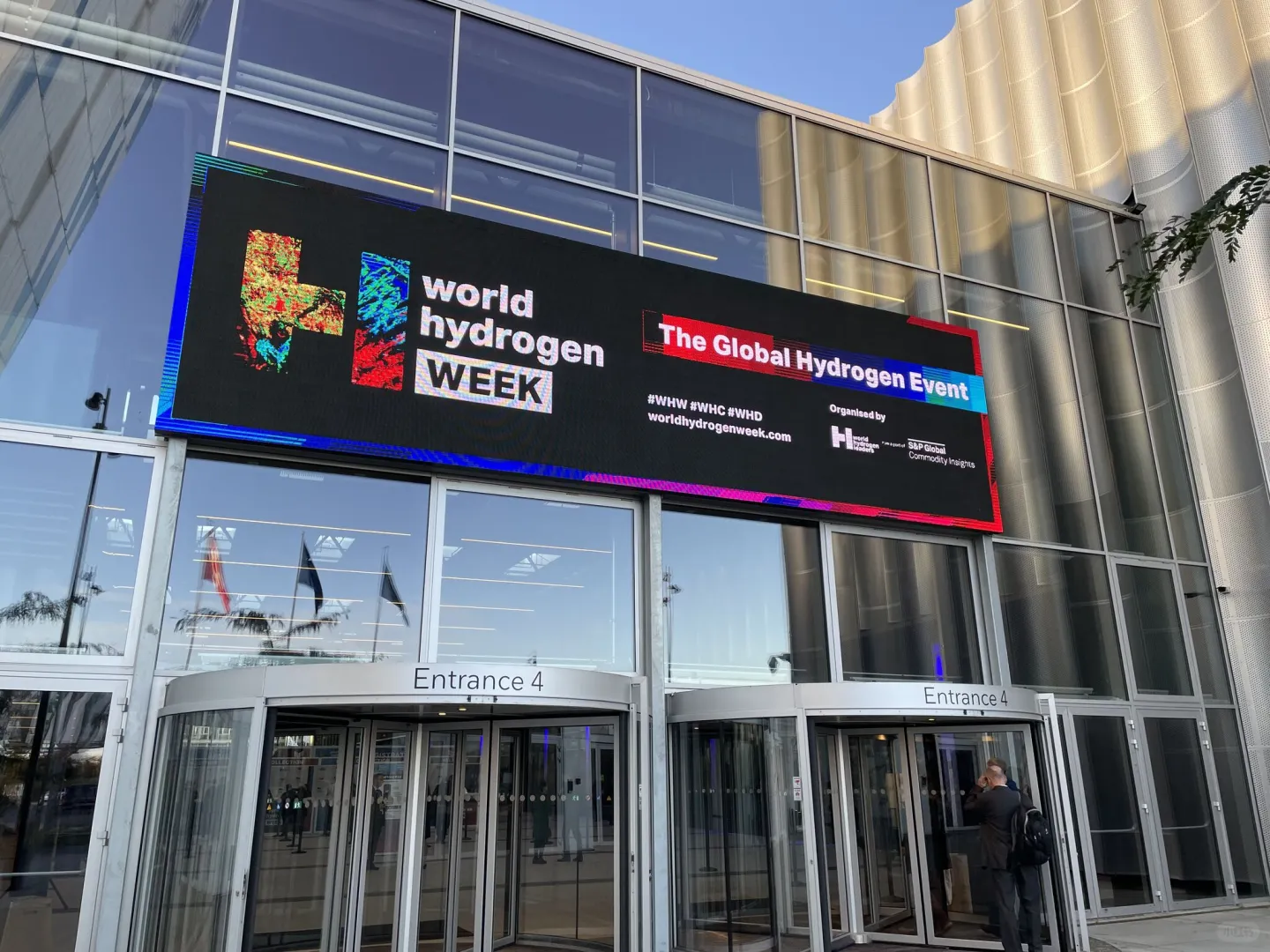 在世界氢能大会上讲电气