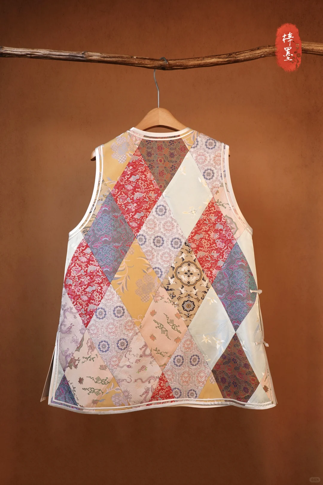 ✨宋锦百纳服马甲,将东方美学穿在身上!