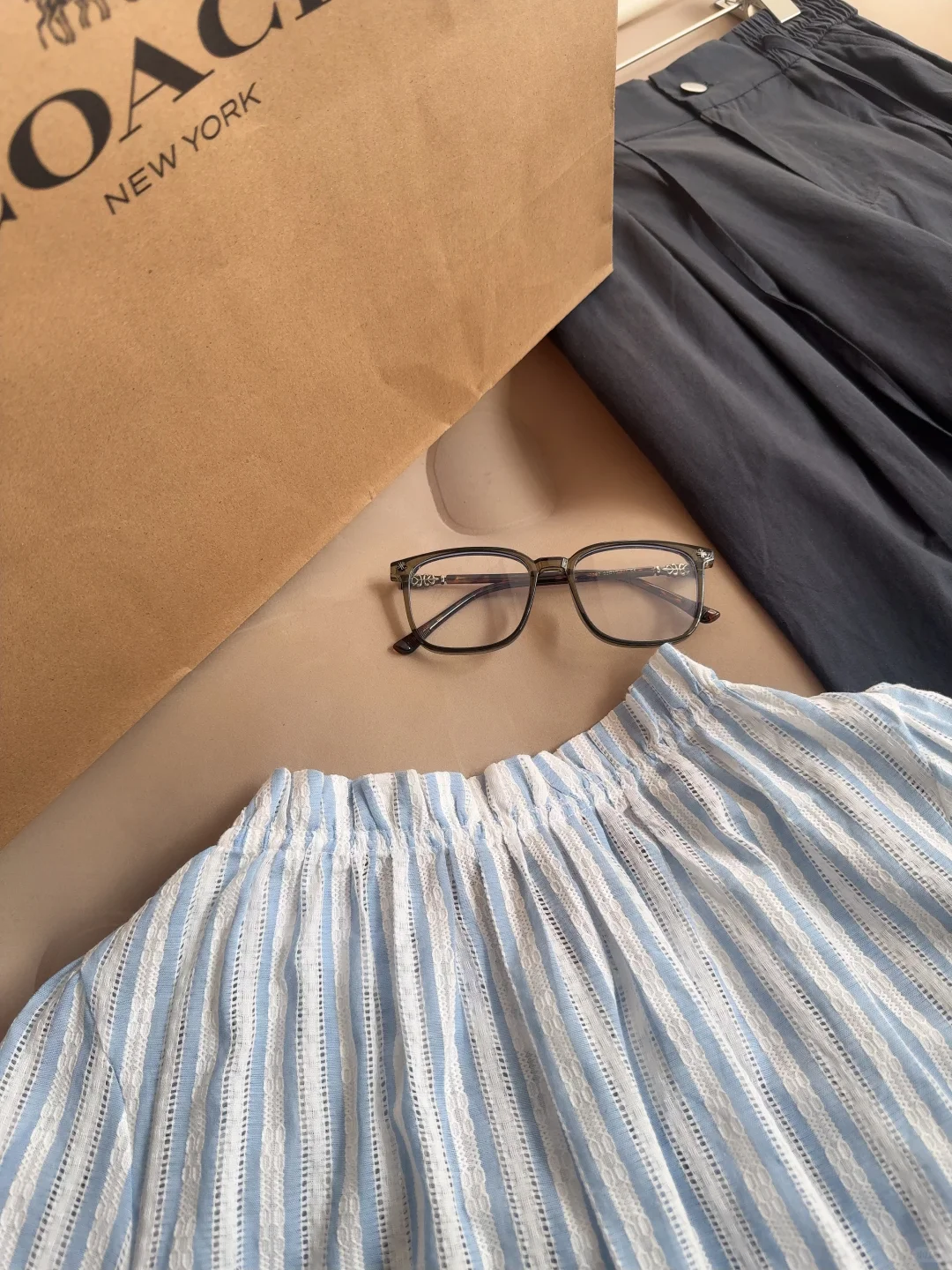 是你想要的蓝白条纹衬衫吗？