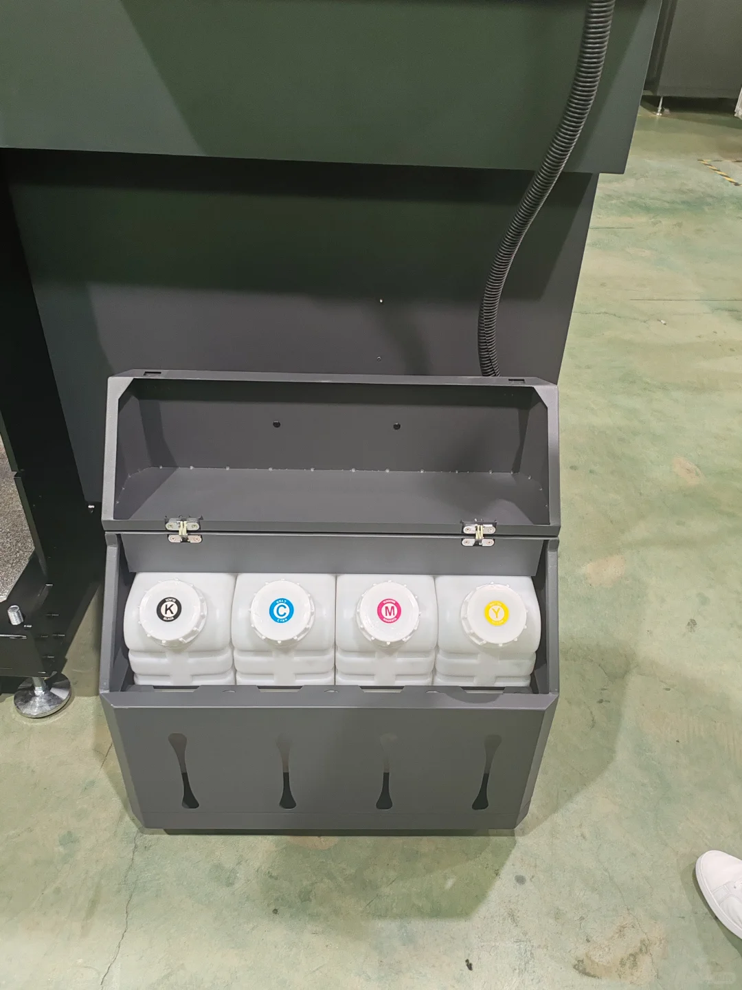 这个厂的工程师乃性情中人