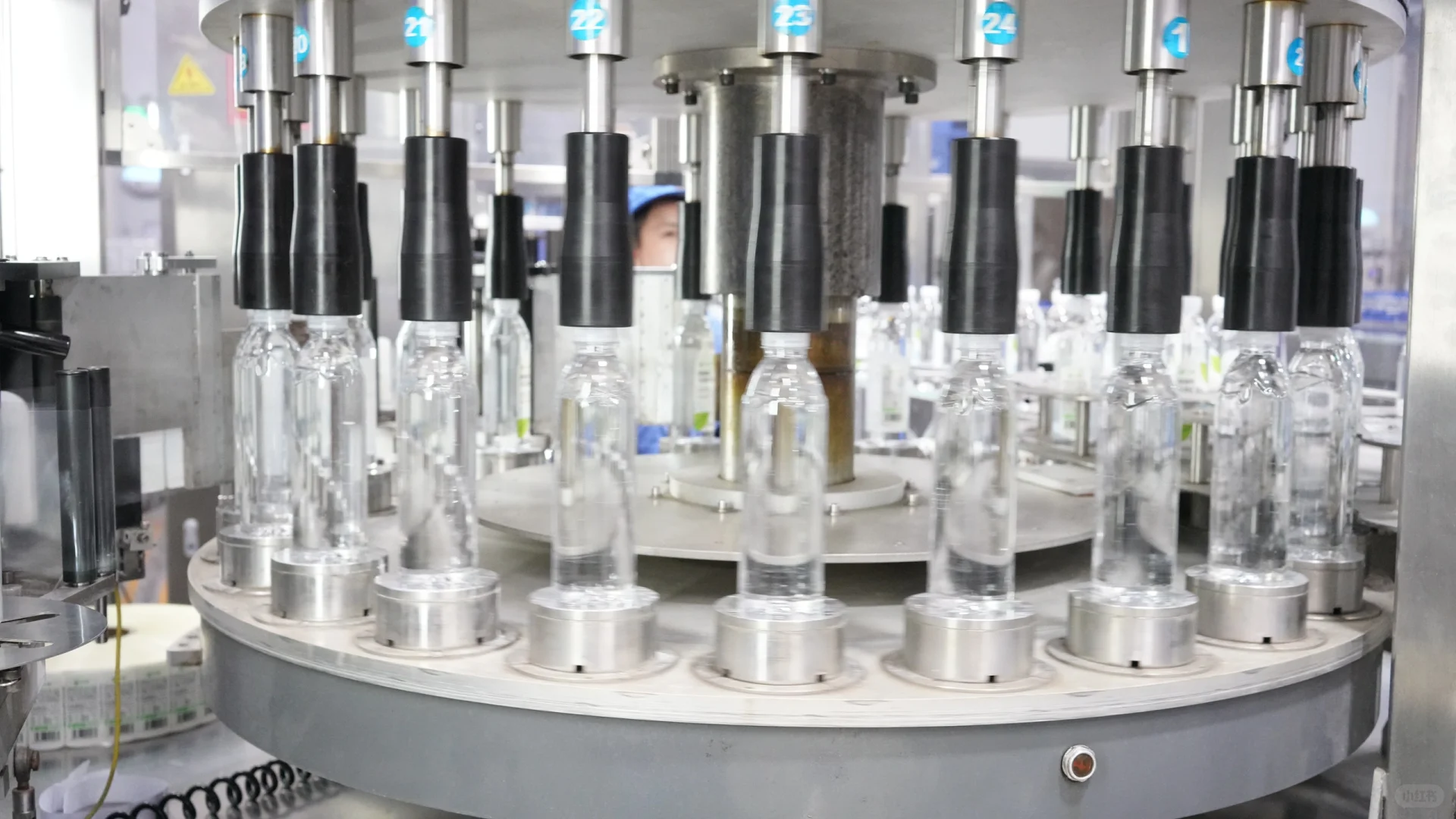 自动化灌装线，科技的力量