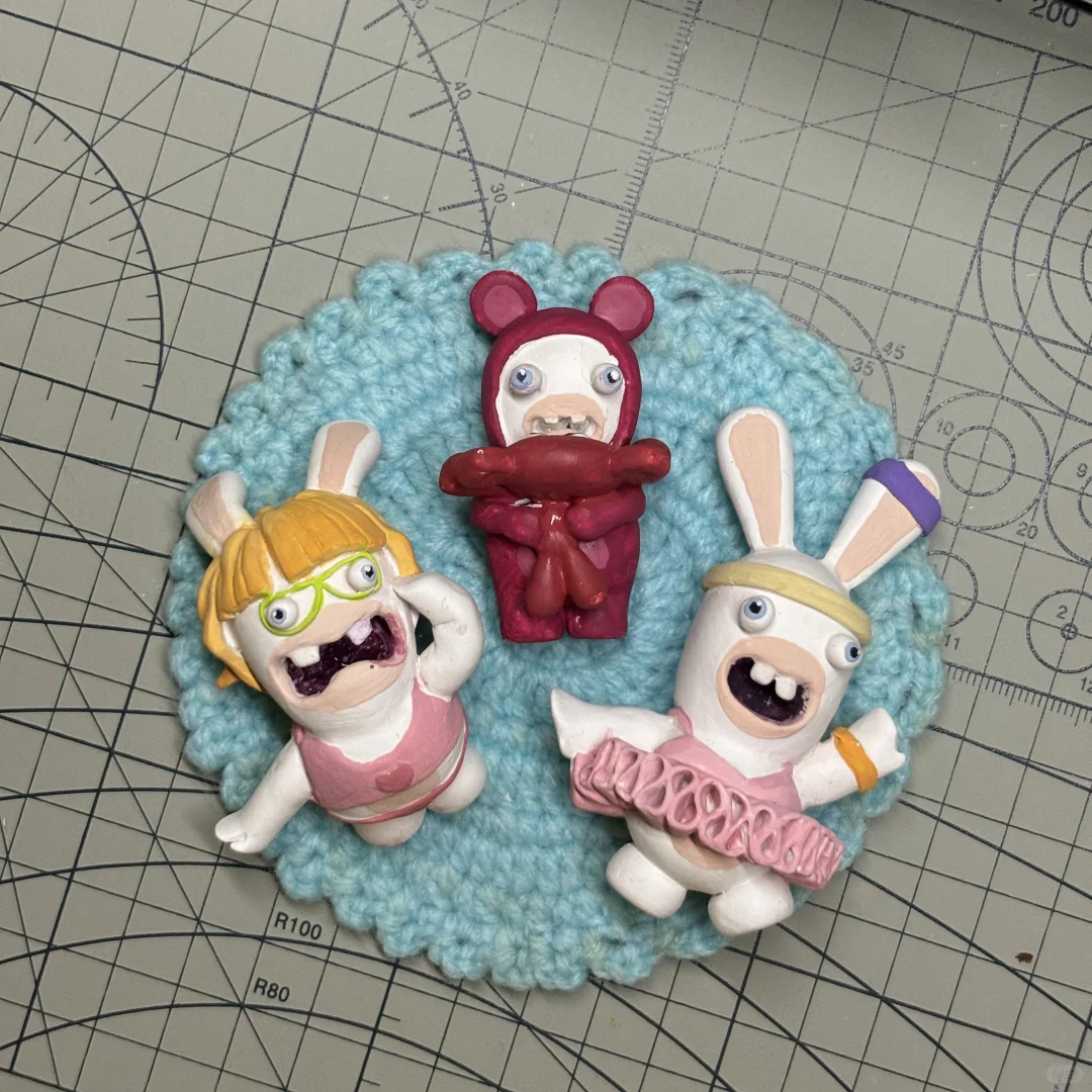 石塑粘土做了疯狂的兔子