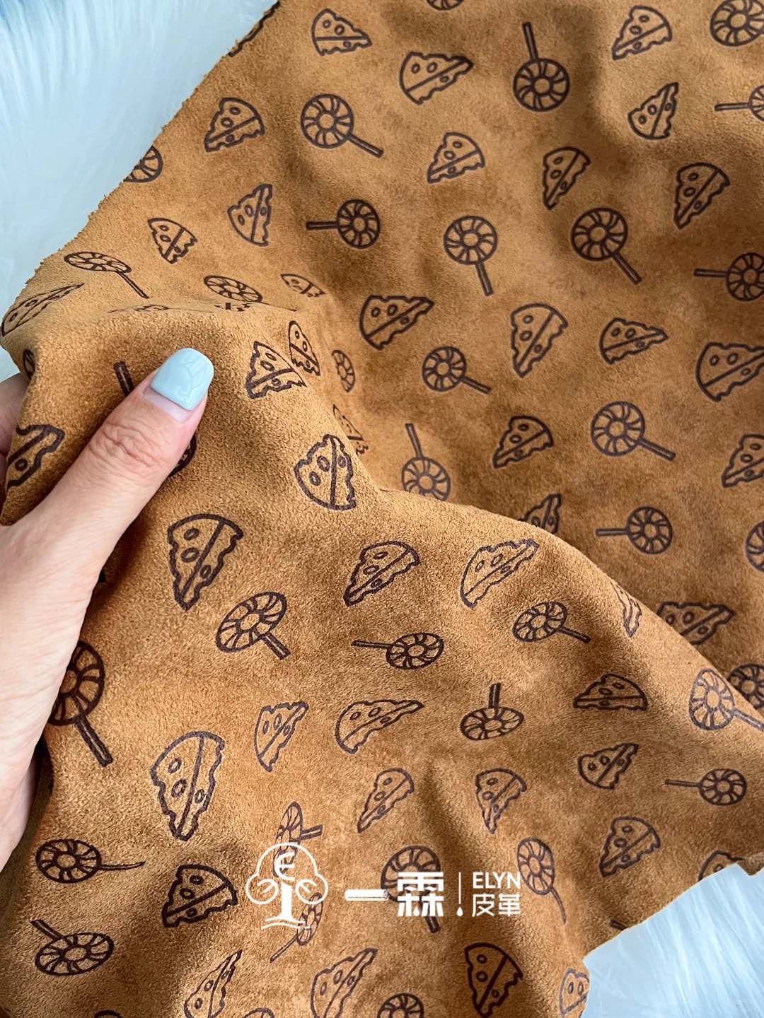 奶酪棒棒糖绒布印花面料，可爱到犯规啦！