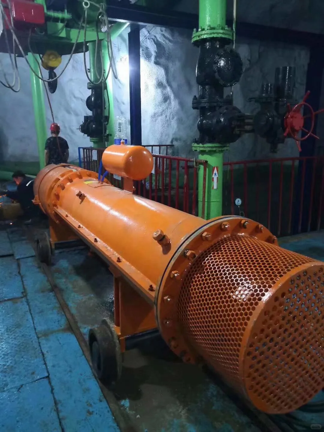 集水井矿用潜水泵 斜卧式 轨道安装 高压