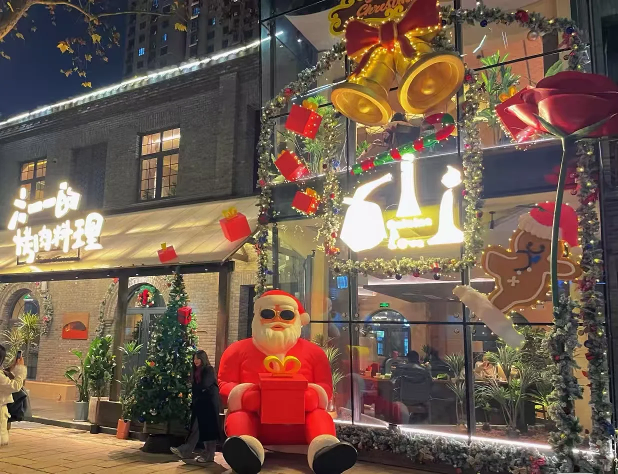 灯光供应灯光设计｜烤肉店圣诞首献?