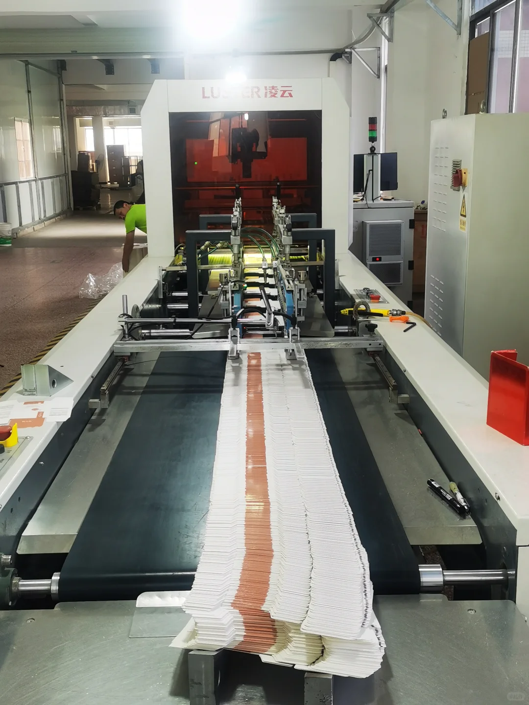 提供海珠区滨江东盘龙大厦外贸彩盒彩卡印刷