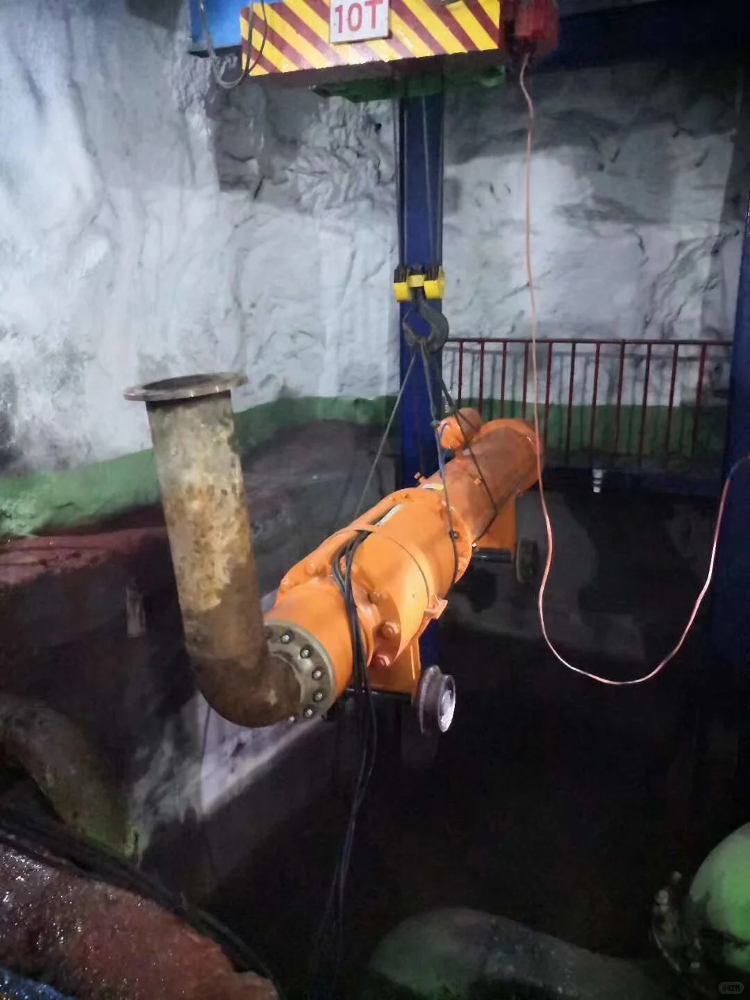 集水井矿用潜水泵 斜卧式 轨道安装 高压