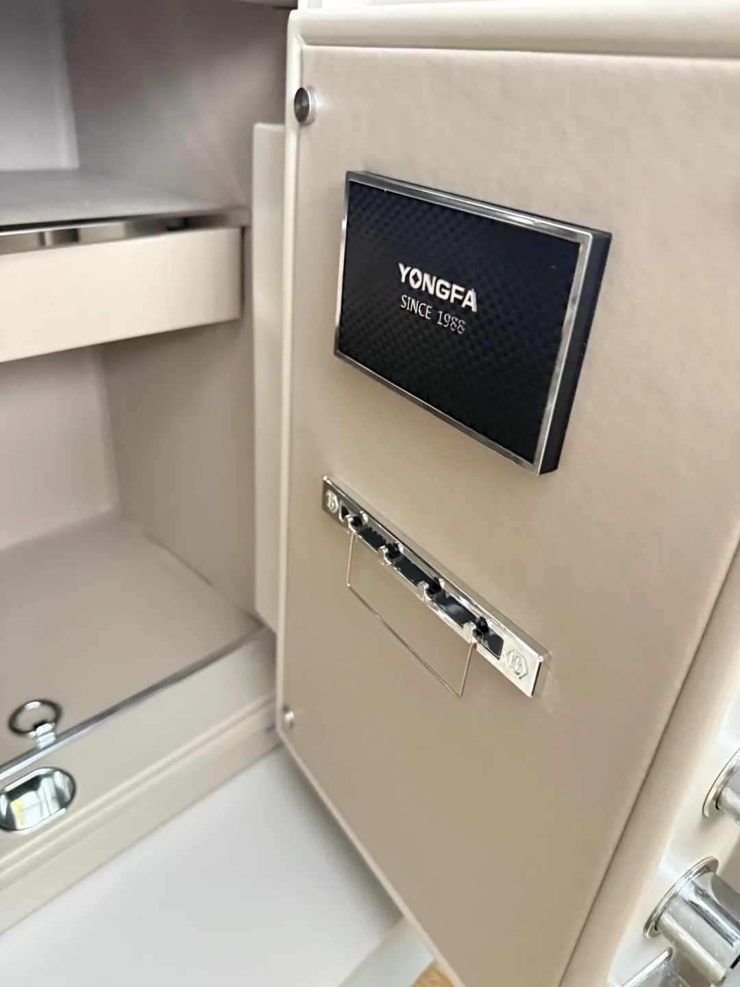 直接给闺蜜的保险柜“安全感选购指南”?