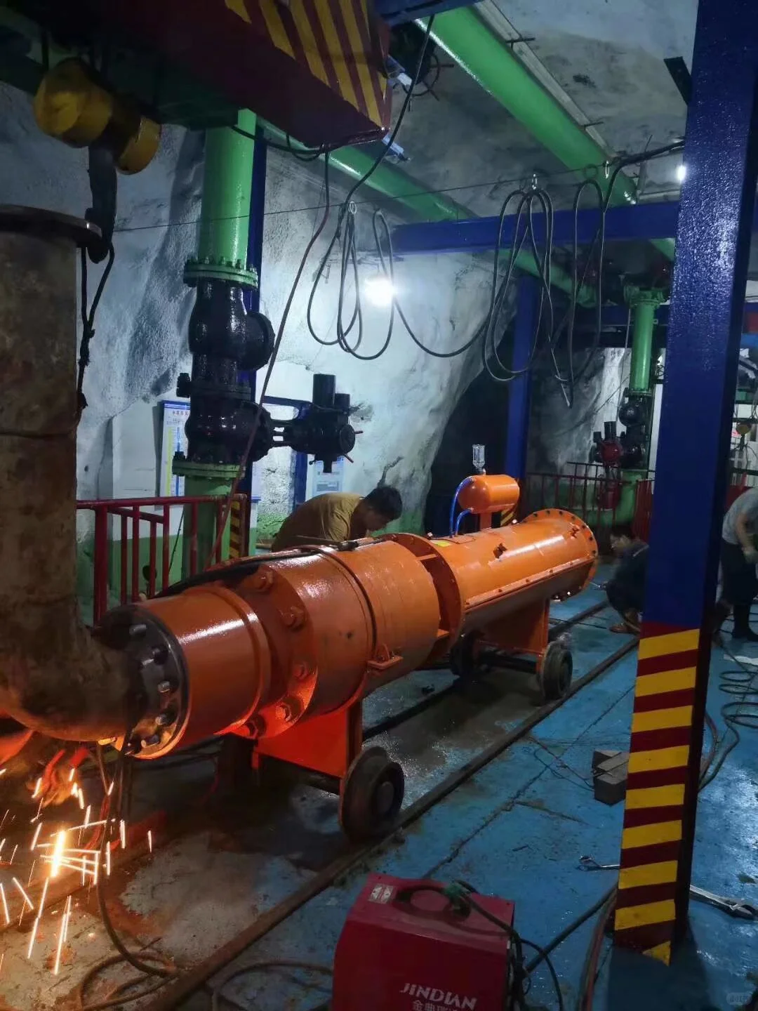 集水井矿用潜水泵 斜卧式 轨道安装 高压
