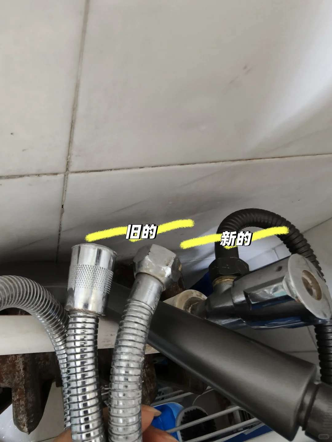 独居女生技能之换花洒软管