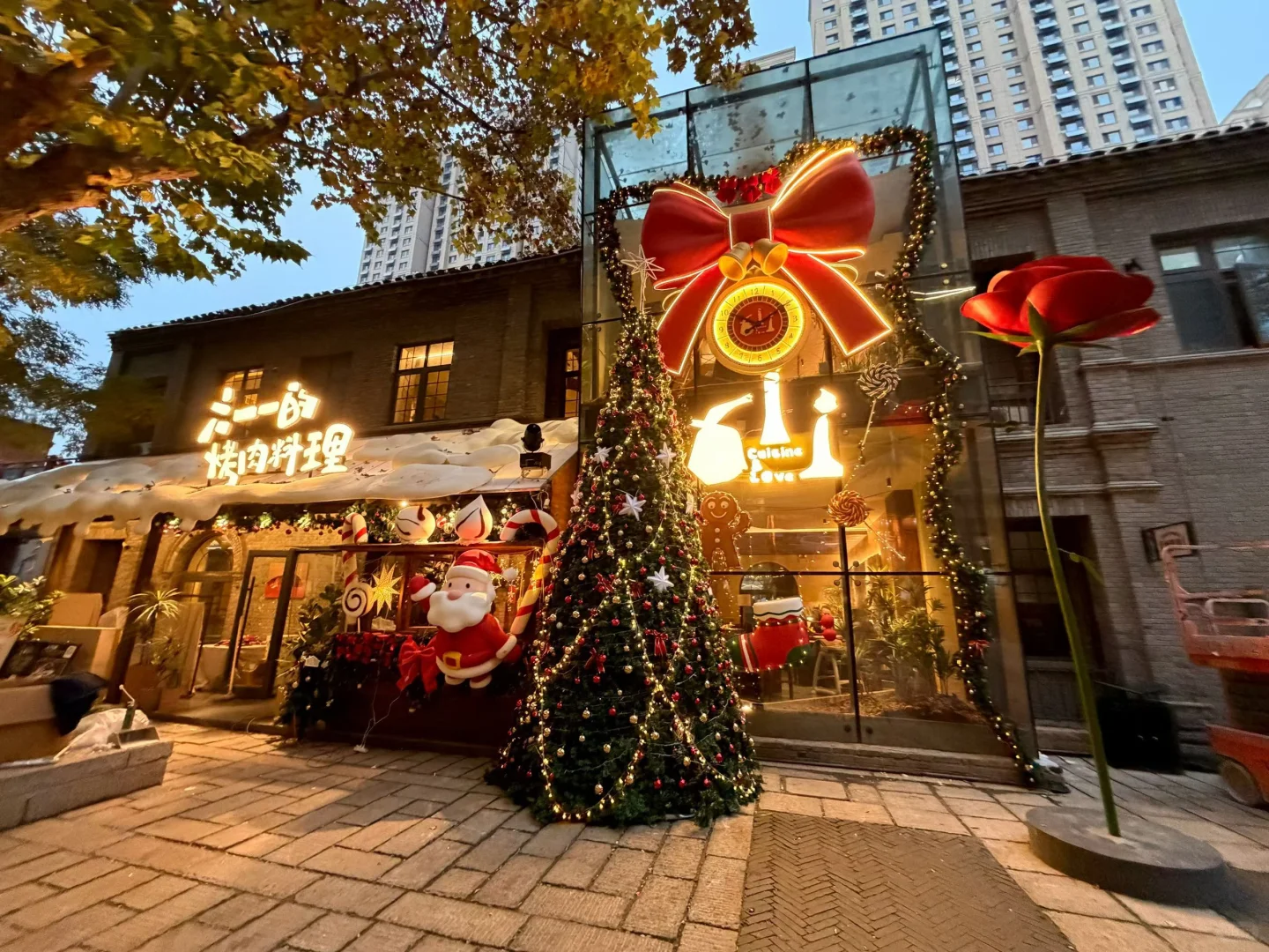 灯光供应灯光设计｜烤肉店圣诞首献?