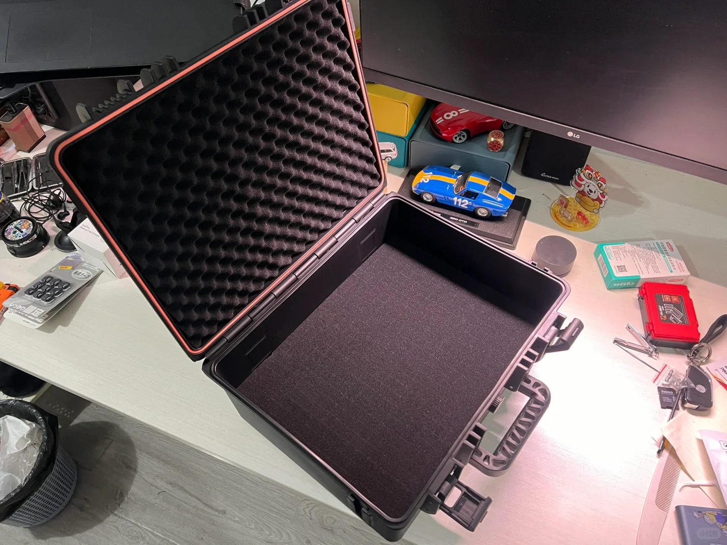 手搓摄影器材电池充电箱!