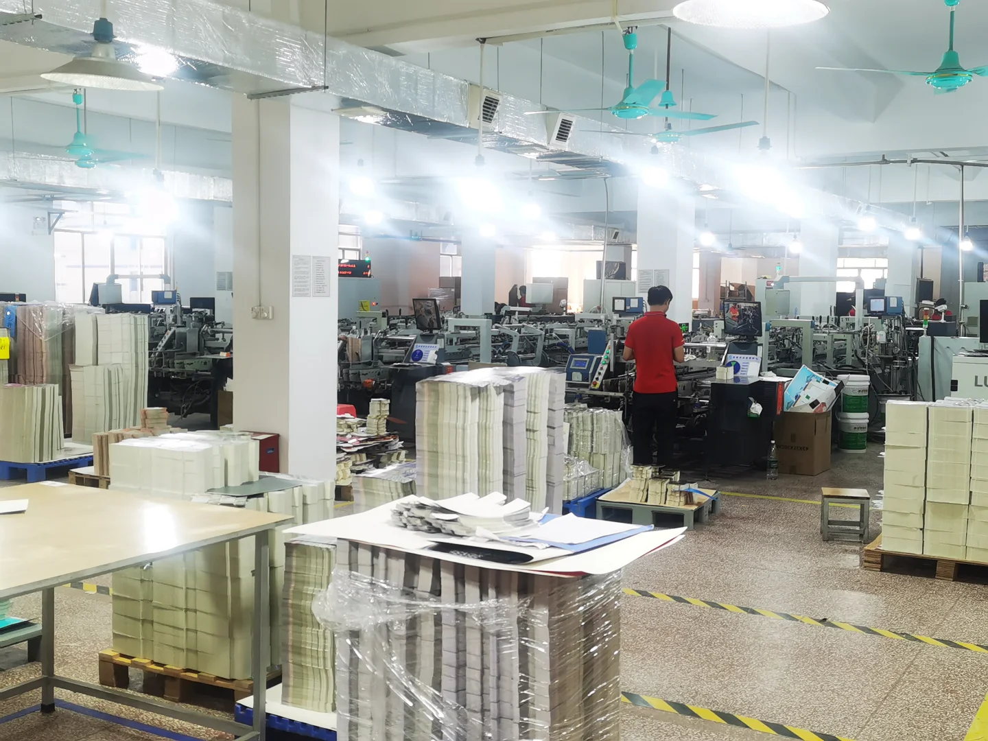 提供海珠区滨江东盘龙大厦外贸彩盒彩卡印刷