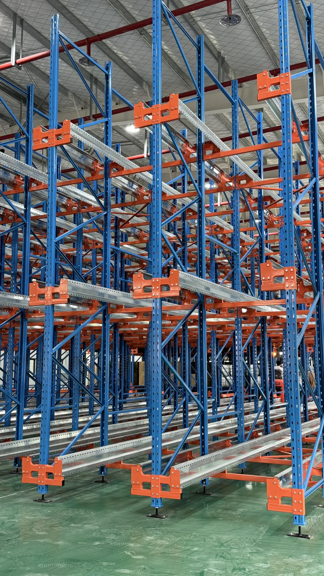 ? 什么是穿梭式货架？