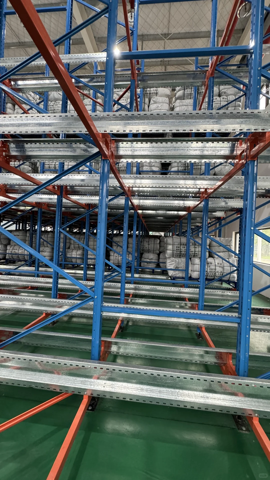 ? 什么是穿梭式货架？