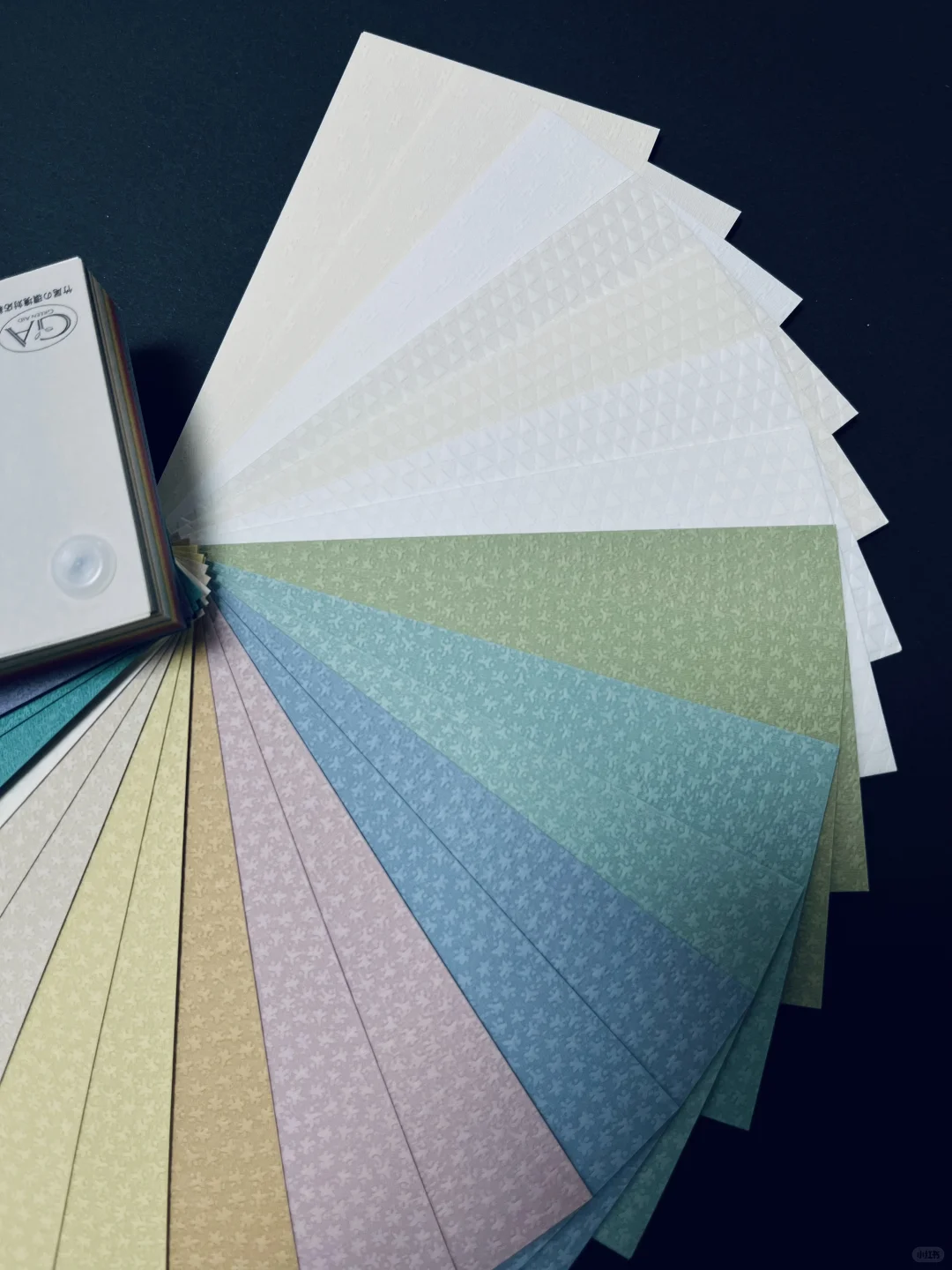 肌理之美：在纸面上刻下匠心的印记