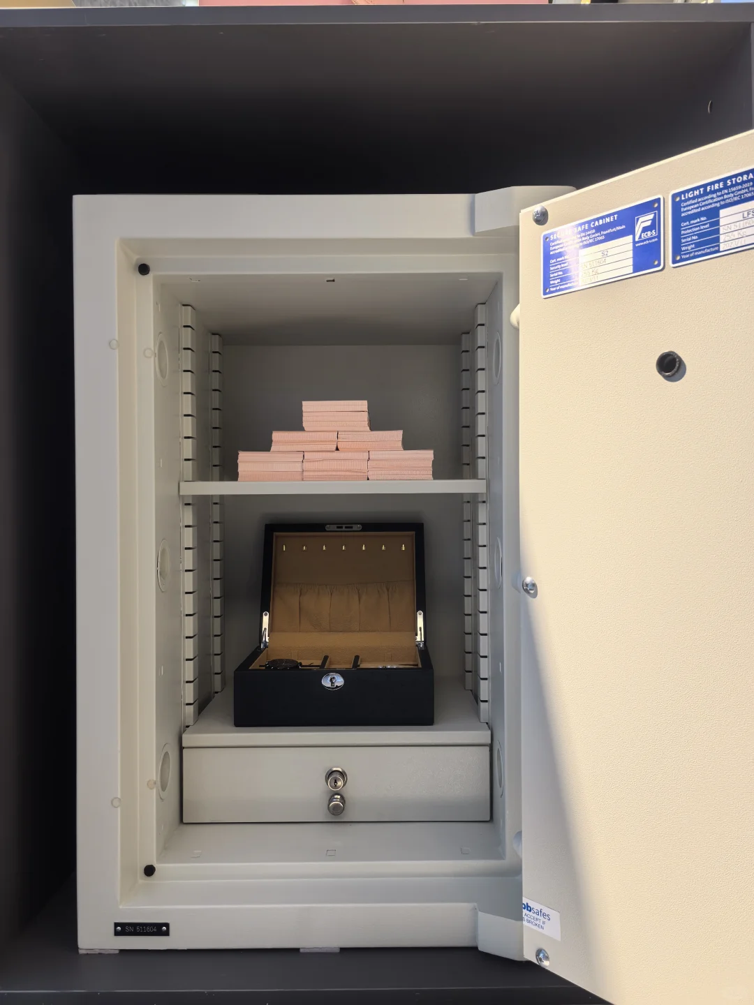 真滴真的真的真的很帅的保险箱‼️