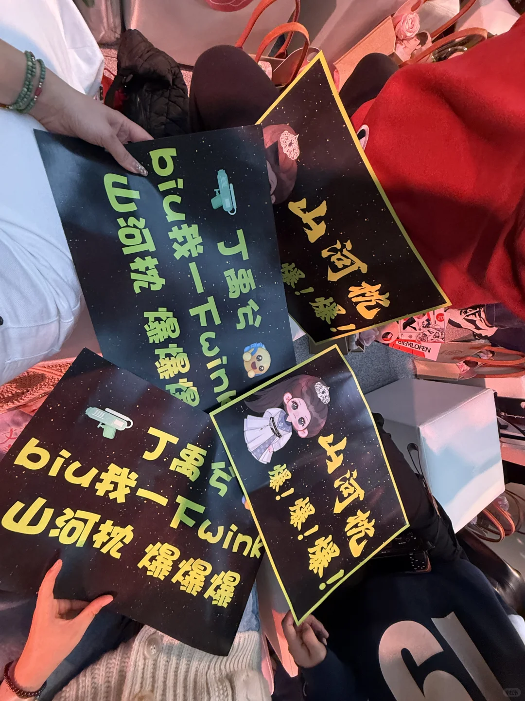 可悠然 小丁扔?砸到我脑门是什么体验