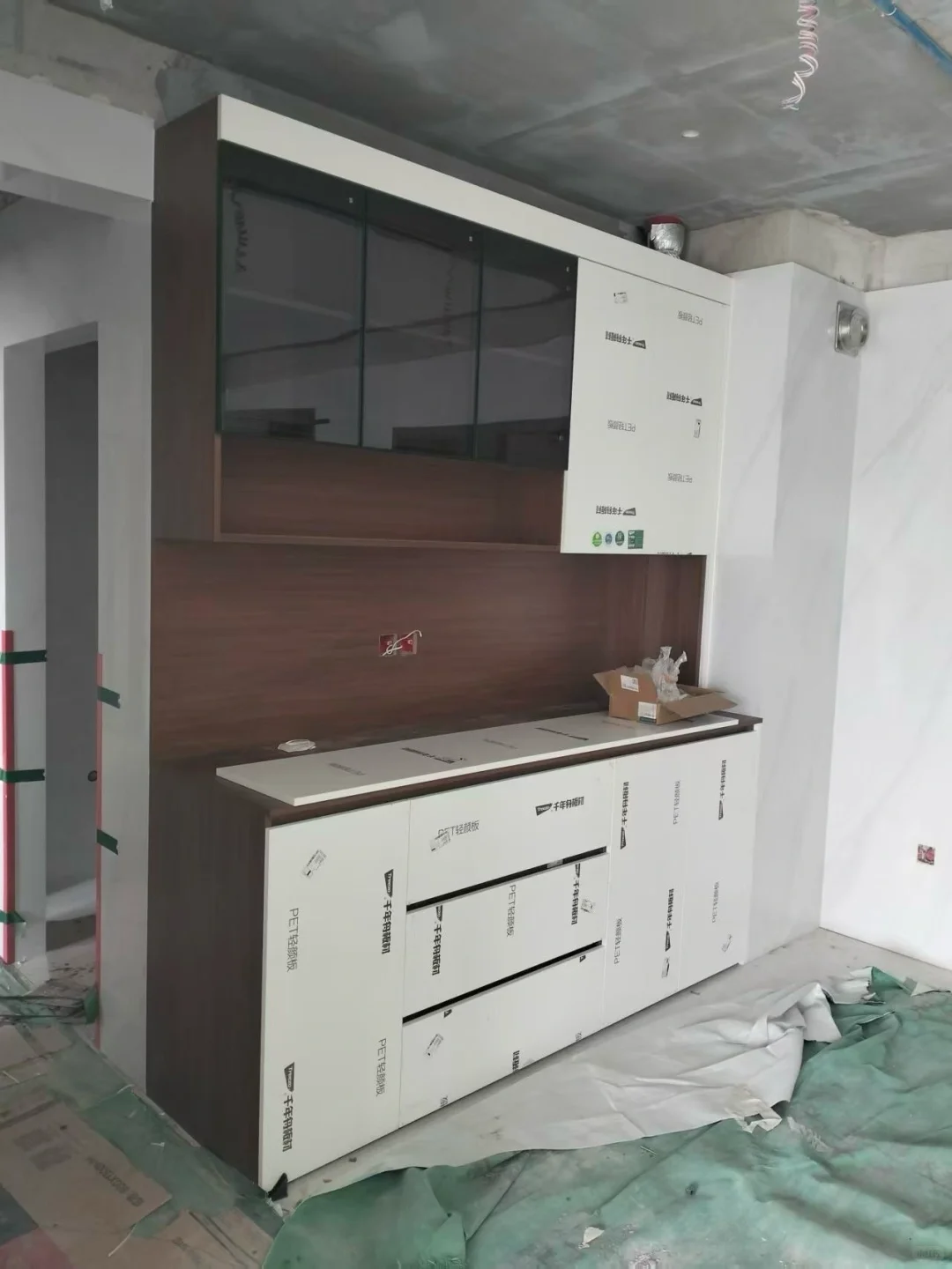 全屋定制的柜子没有翻车