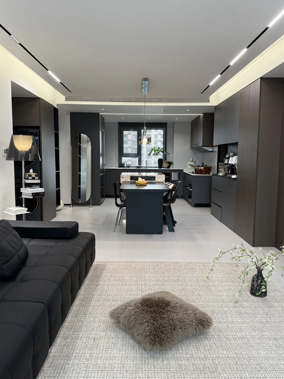 90平?丨谁说小户型不能装意式极简，太绝了