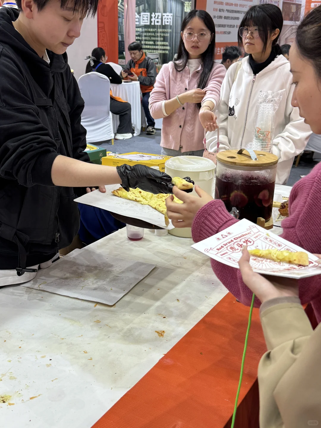 第一次逛展会 免费的吃不动了