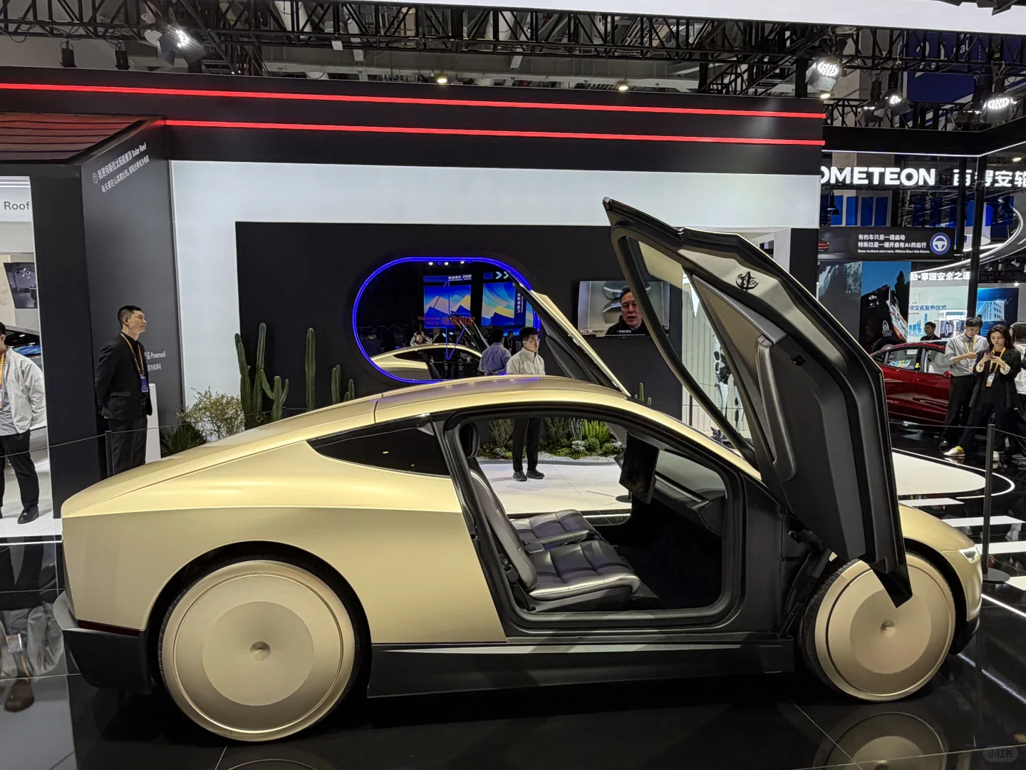 进博会第一个也是唯一一个要冲的展位！