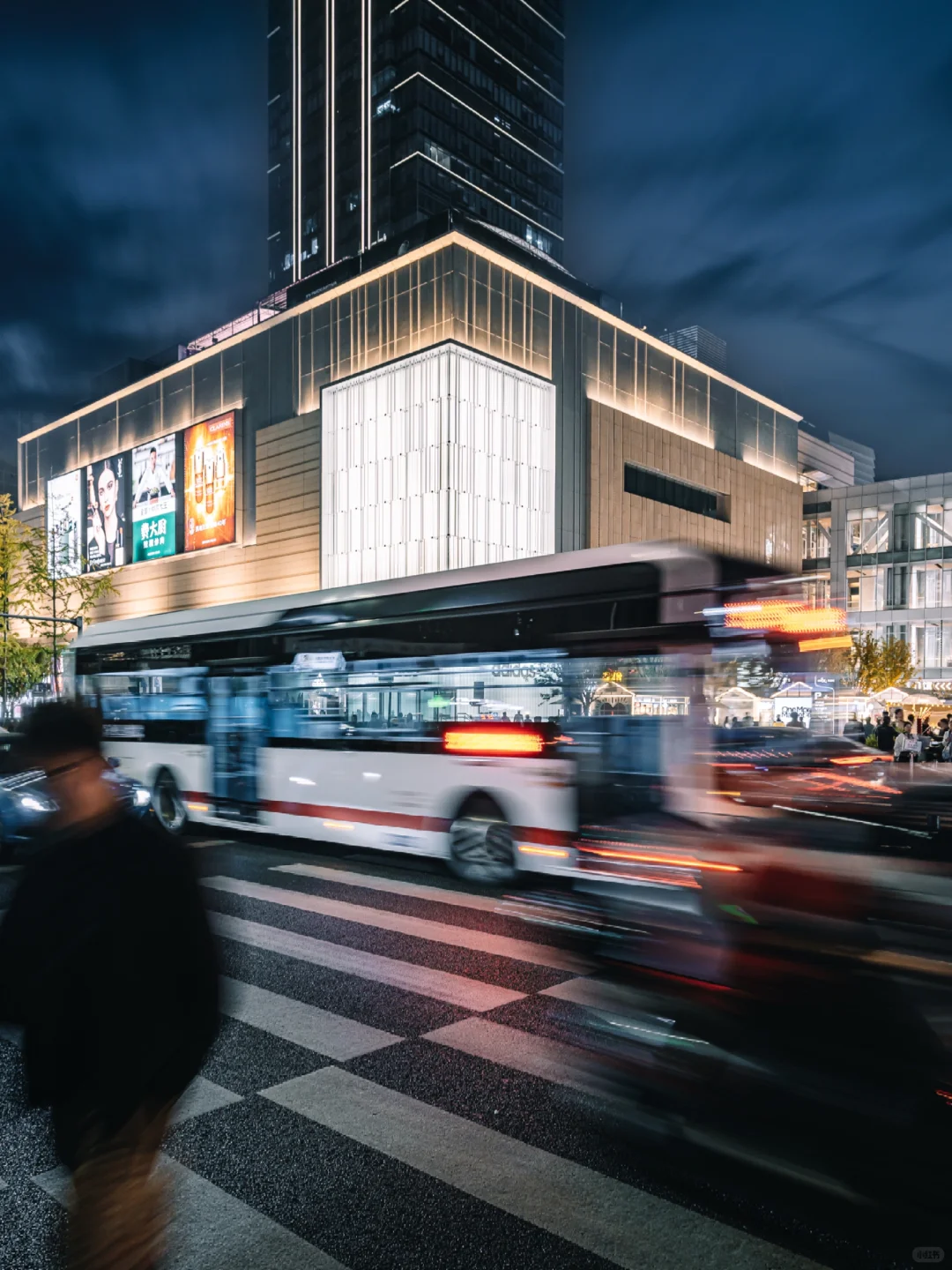 成都真不缺好看的商场❗️流动的建筑美学