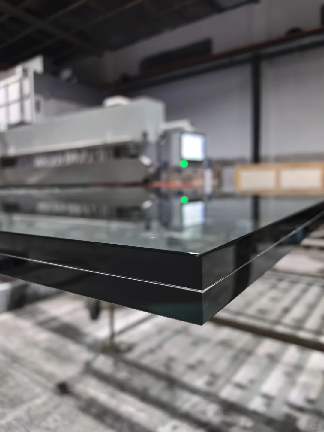 15+15超白/白玻夹胶玻璃,夹后磨边更光滑