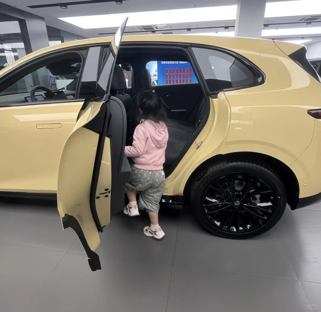 “电动高尔夫”-零跑新车Lafa5致敬高尔夫GTI