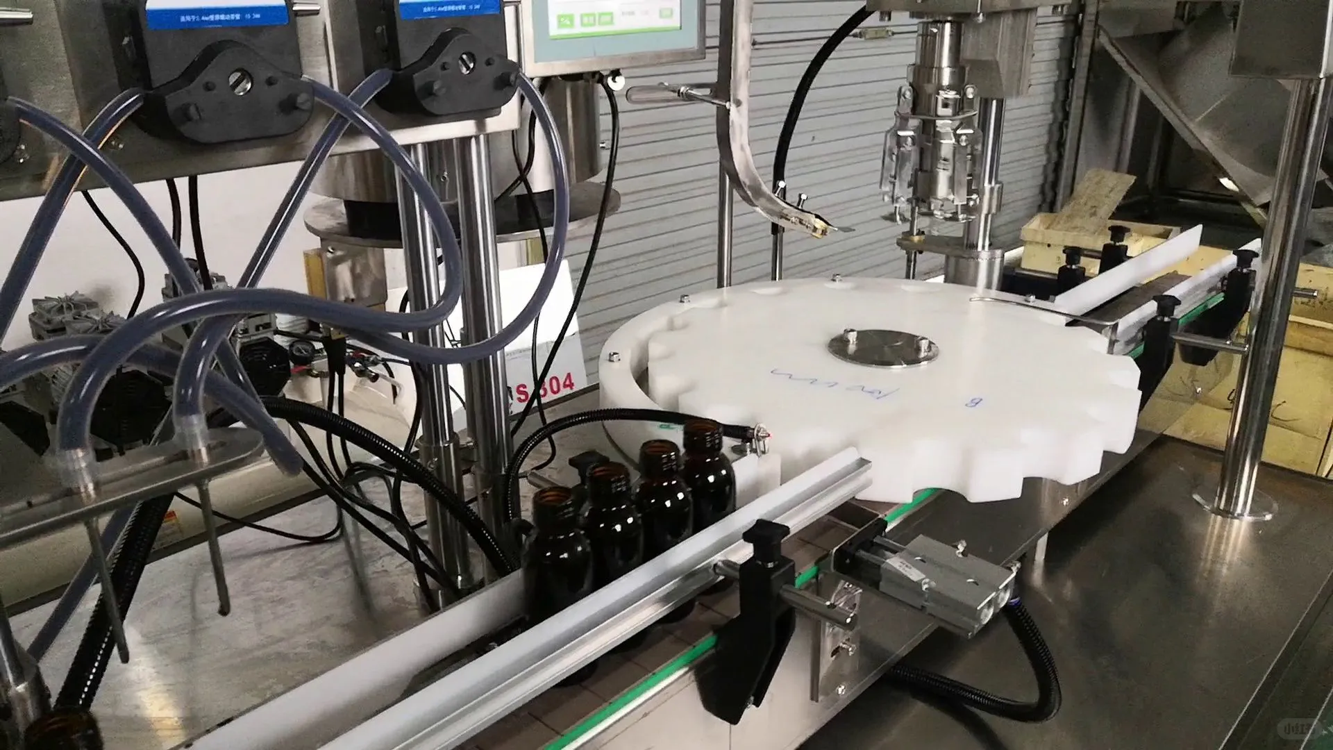 多瓶型适配口服液灌装生产线 快速调整间距