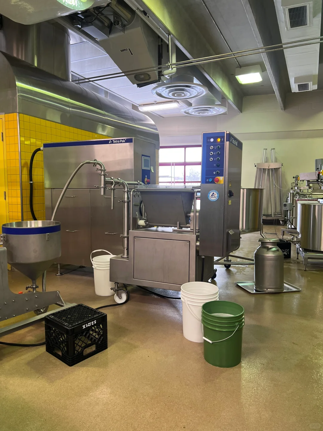 ??‍?冰淇淋生产线女工的一天