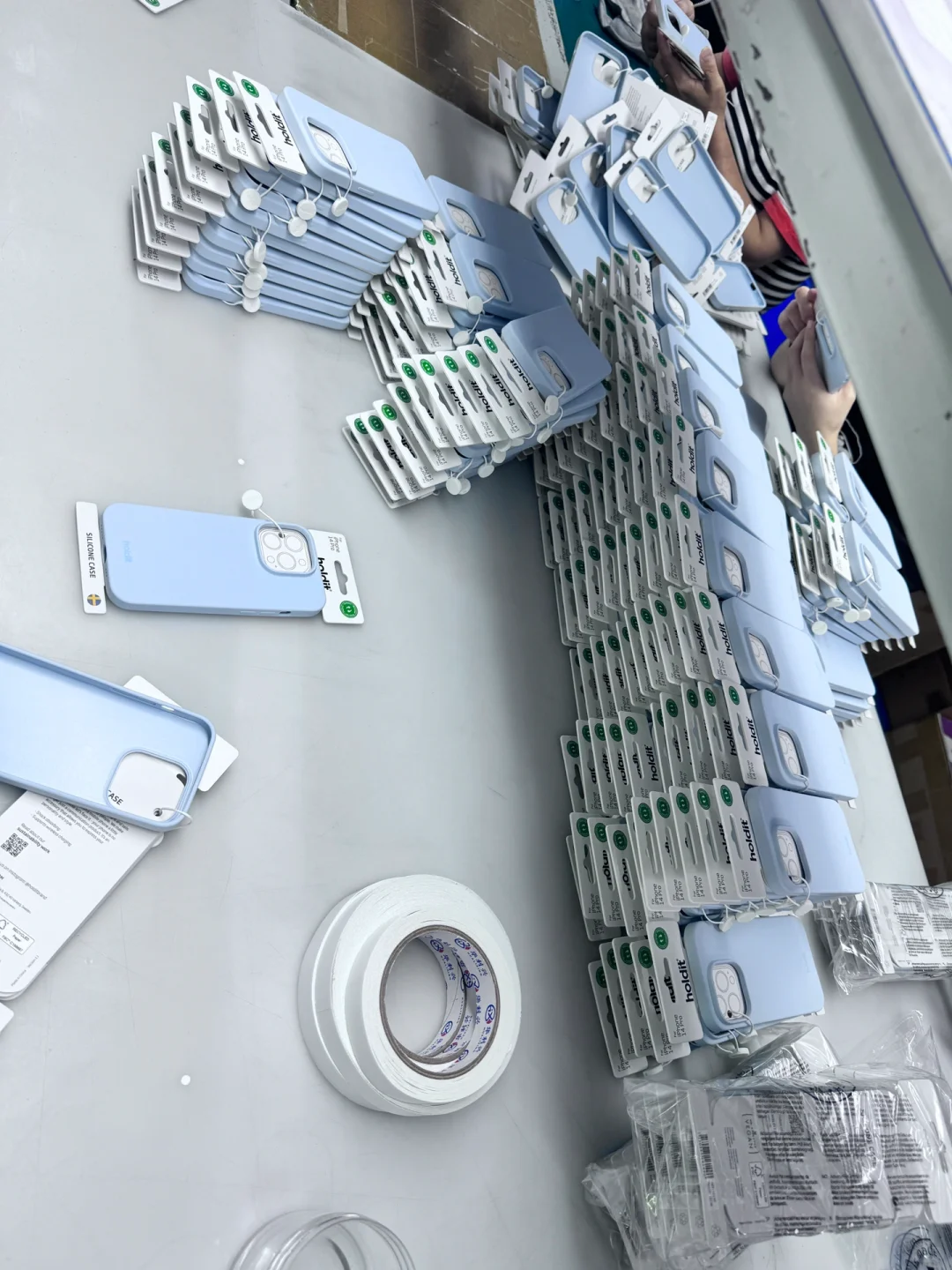 手机壳工厂流水线