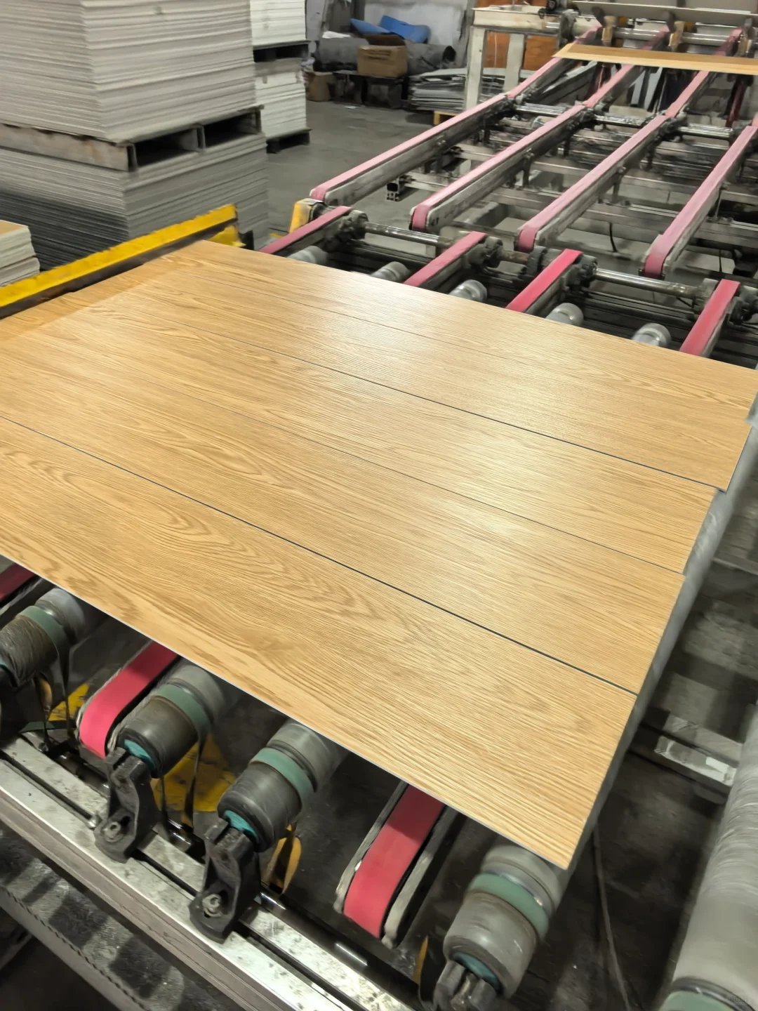 工厂大揭秘?今天带你们直击spc地板工厂