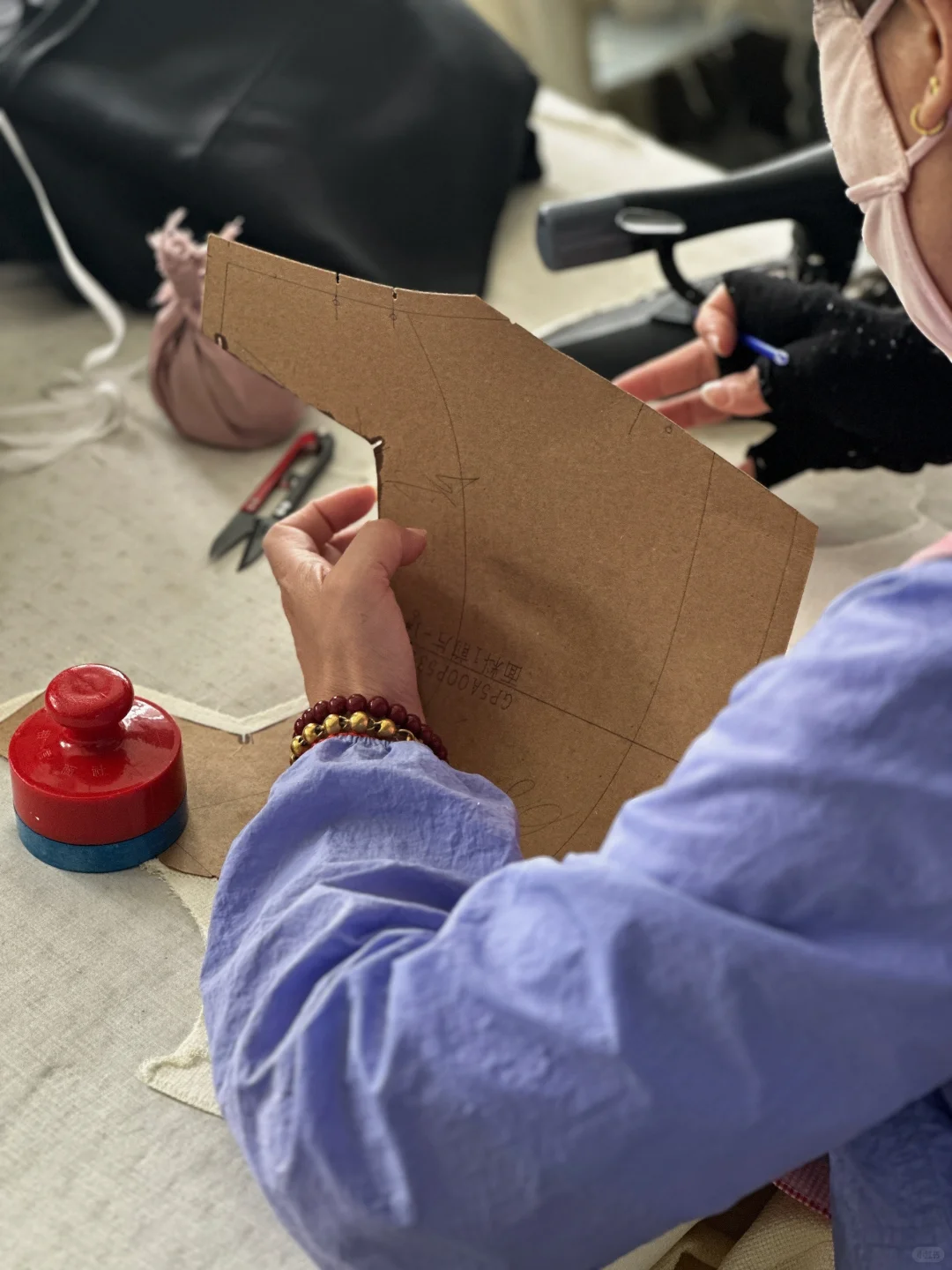 服装公司越乱越强 忙碌中的匠心坚守