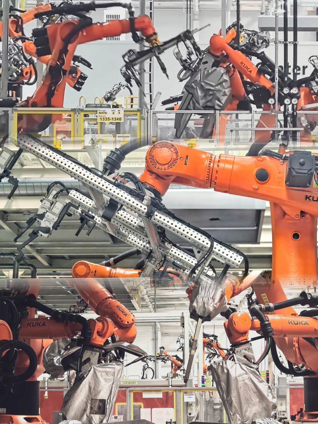 参观安徽大众-机器人焊装车间