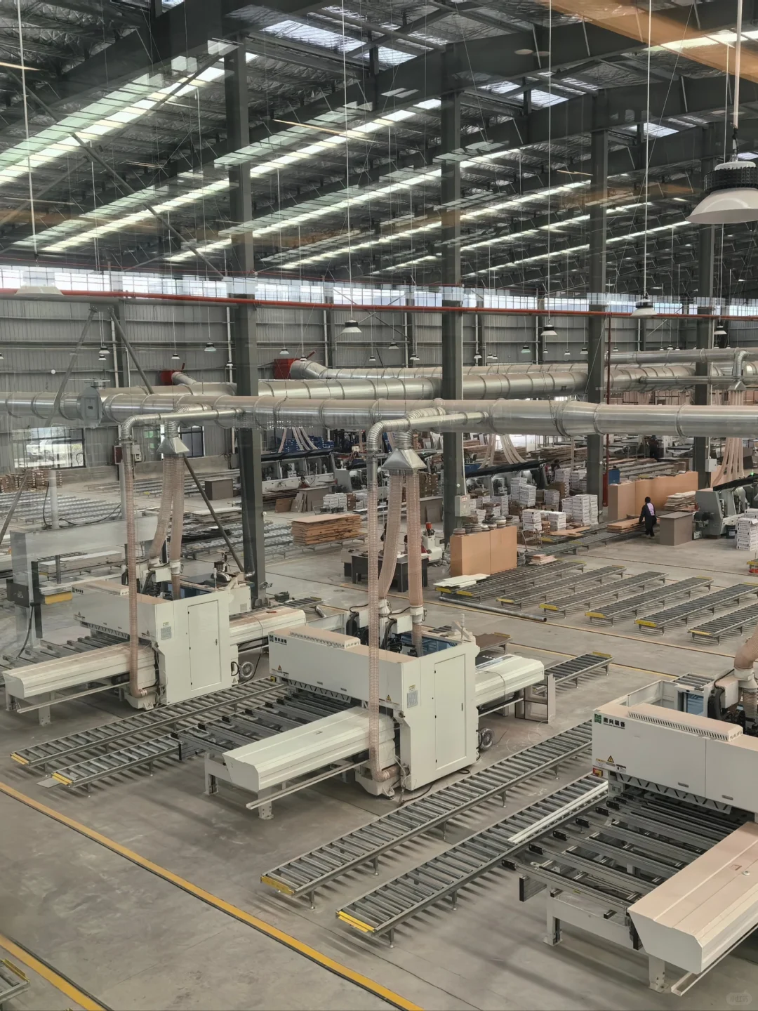 全屋定制工厂：品质工艺背后的技术与匠心