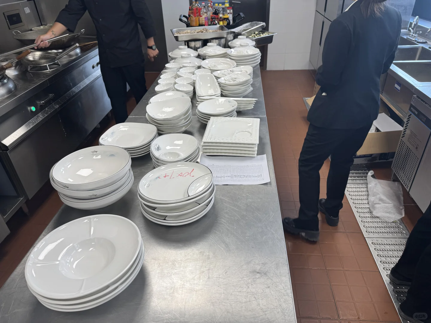 ?️酒店后厨大揭秘！一站式餐具配送太省心啦