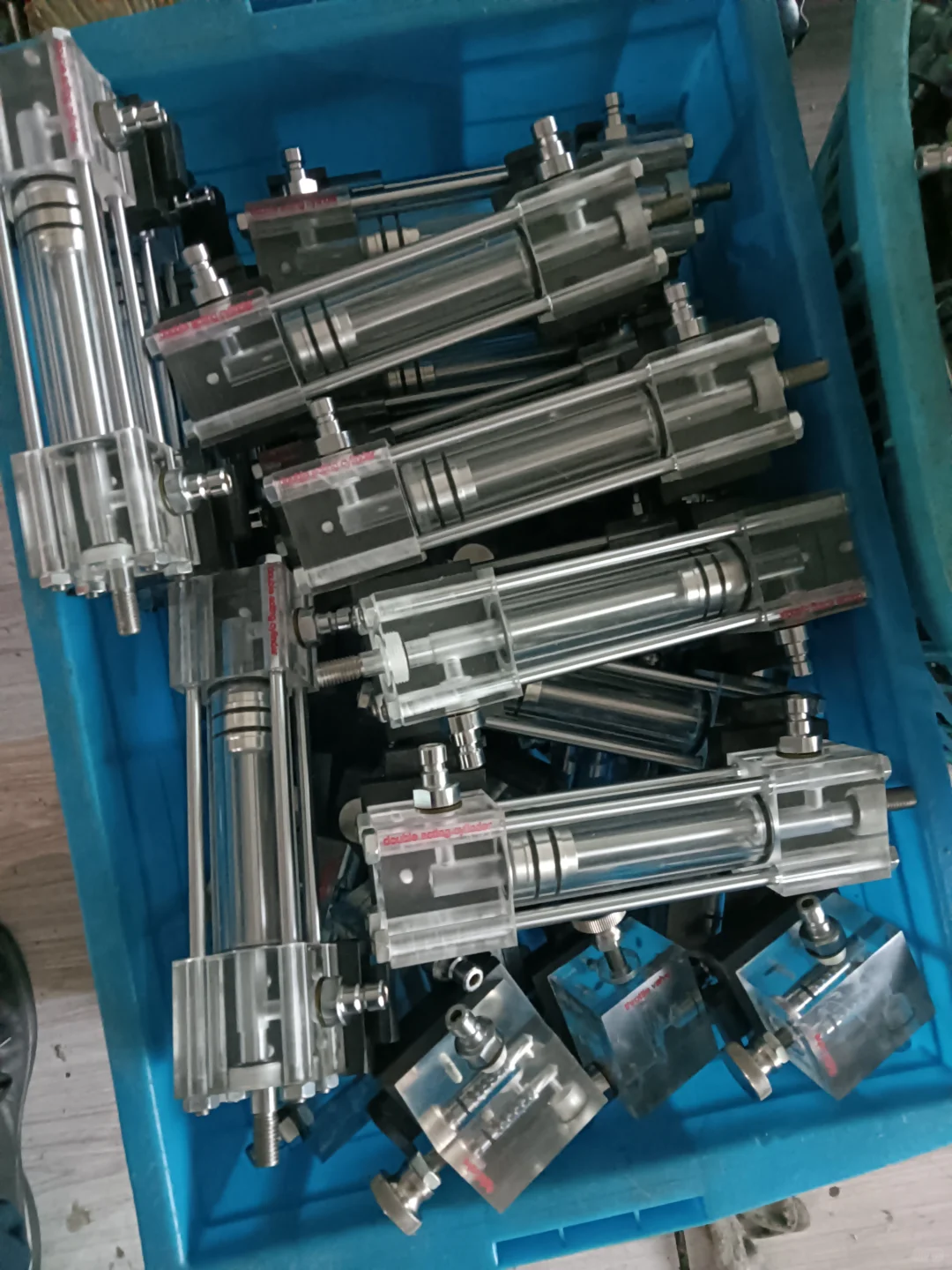 液压气动教学设备加紧生产中