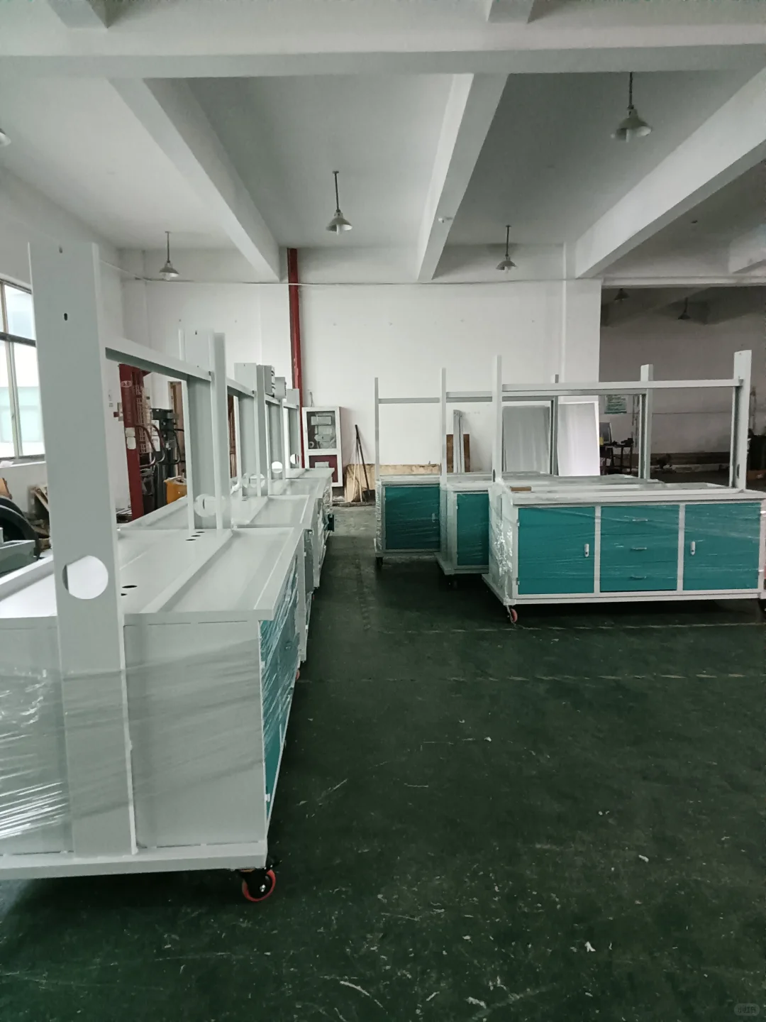 液压气动教学设备加紧生产中