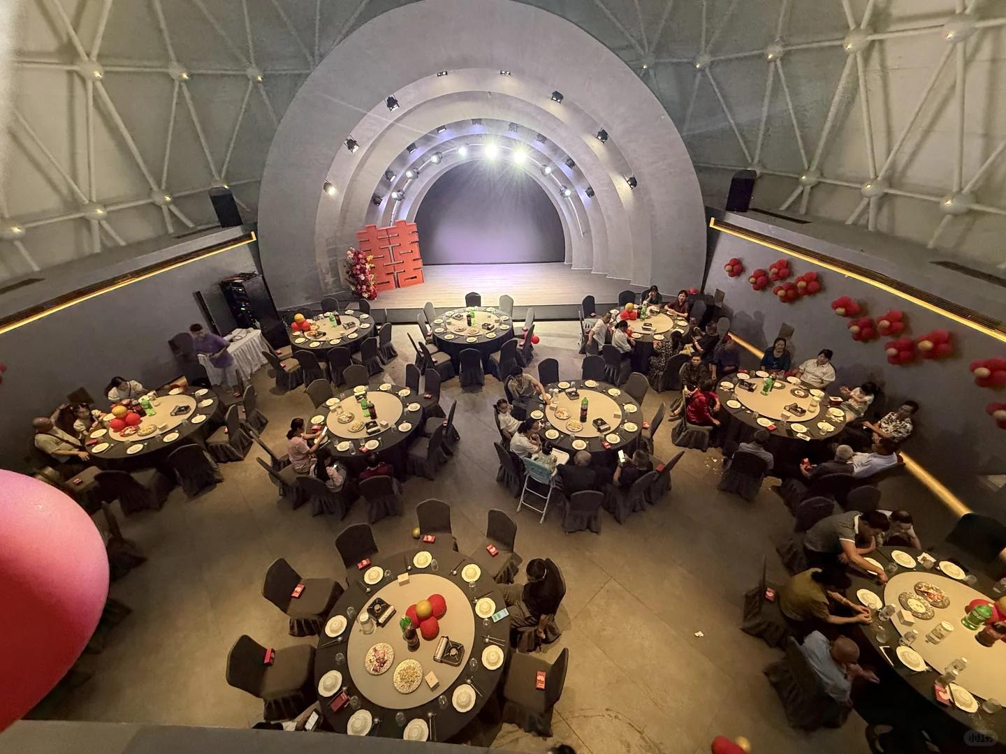 公司年会锁死这里!