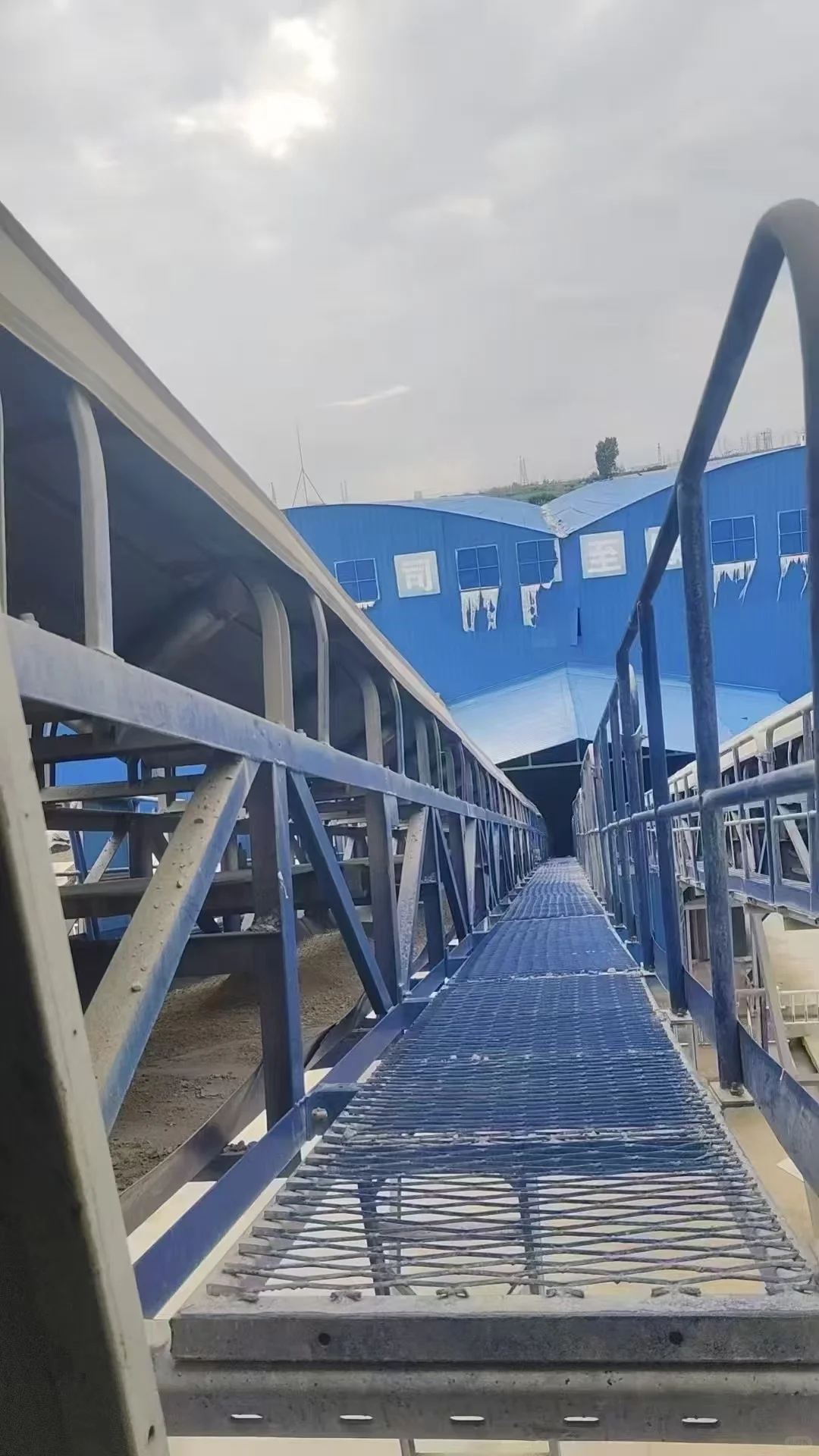 中联二手搅拌站在仓待发