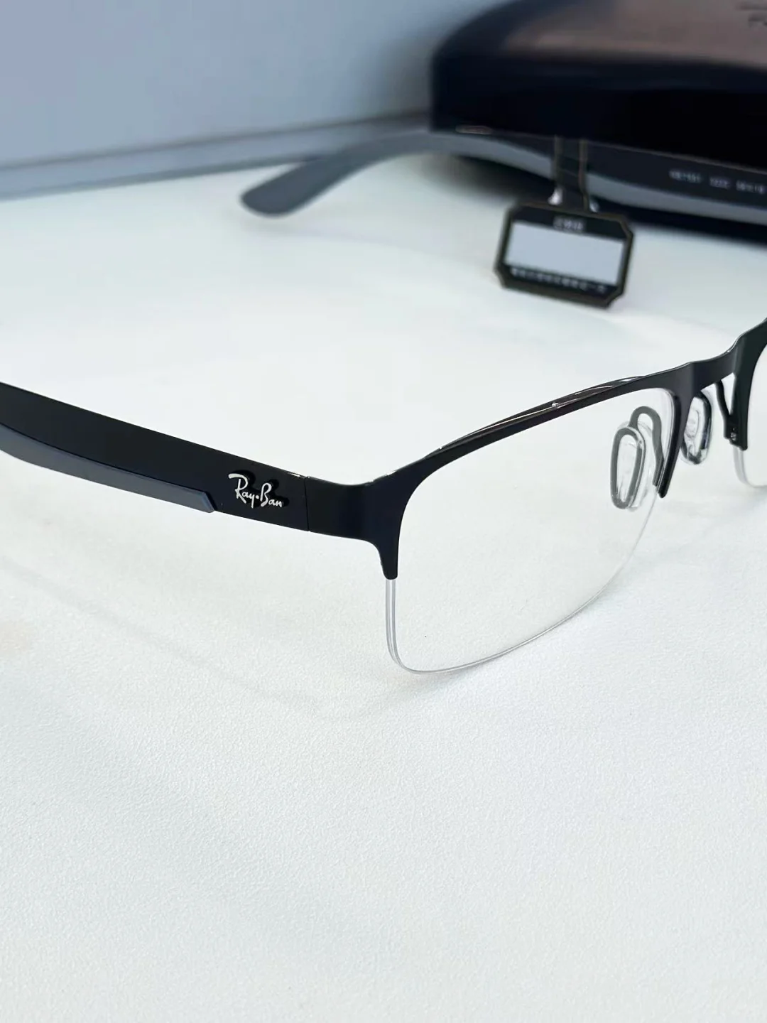 过年相亲，碰到戴雷朋眼镜的就直接嫁了?