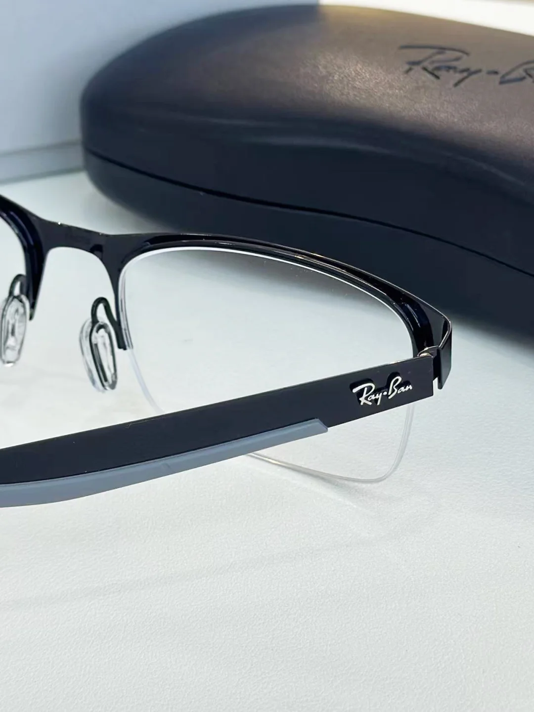 过年相亲，碰到戴雷朋眼镜的就直接嫁了?