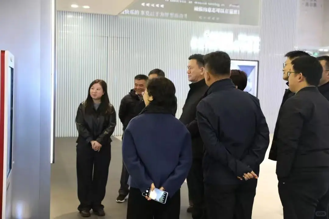 沪上党政干部莅临朗心，共探社会心态新路径